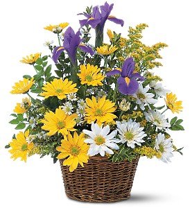 Smiling Spring Basket in Chicago Ridge�IL, James Saunoris & Sons