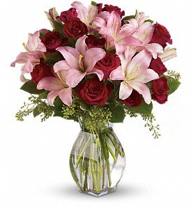 Lavish Love Bouquet with Long Stemmed Red Roses in Chicago Ridge IL, James Saunoris & Sons