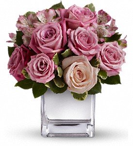 Teleflora's Rose Rendezvous Bouquet in Chicago Ridge IL, James Saunoris & Sons